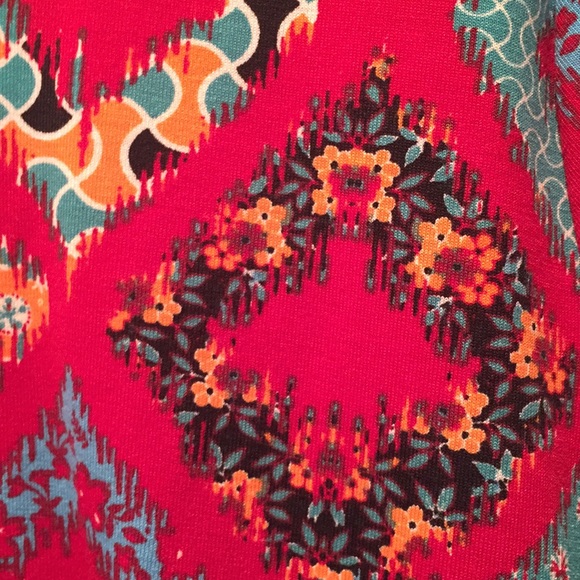 LulaRoe 2XL T-shirt like new - Picture 4 of 4